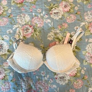 White victoria’s secret bra never worn